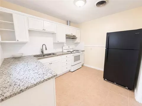 Kitchen - 1619 Wormeley Dr, Mobile, AL 36605 photo 1 of 2