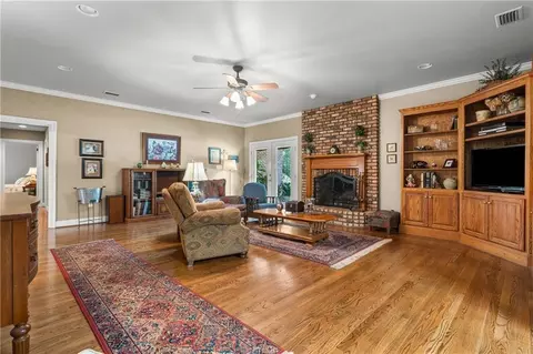 Living - 1004 Pace Pkwy, Mobile, AL 36693 photo 1 of 2