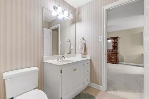 Bath - 1004 Pace Pkwy, Mobile, AL 36693 photo 5 of 5