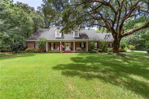 Exterior - 1004 Pace Pkwy, Mobile, AL 36693 photo 9 of 10