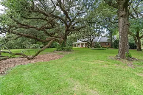 Exterior - 1004 Pace Pkwy, Mobile, AL 36693 photo 8 of 10