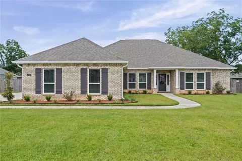 5743 Orchard Ln W, Grand Bay, AL 36541