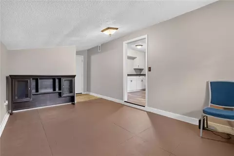 Living - 4559 Eastview Dr, Mobile, AL 36618 photo 1 of 1