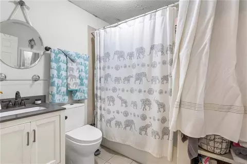 Bath - 411 Flint St, Mobile, AL 36604 photo 2 of 3