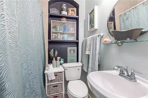 Bath - 411 Flint St, Mobile, AL 36604 photo 3 of 3