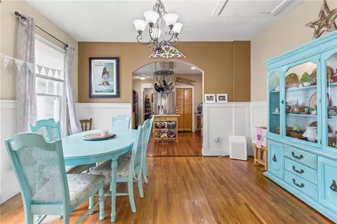 Dining - 411 Flint St, Mobile, AL 36604 photo 1 of 2
