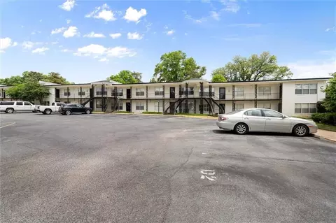 Exterior - 4009 Old Shell Rd #C14, Mobile, AL 36608 photo 4 of 7