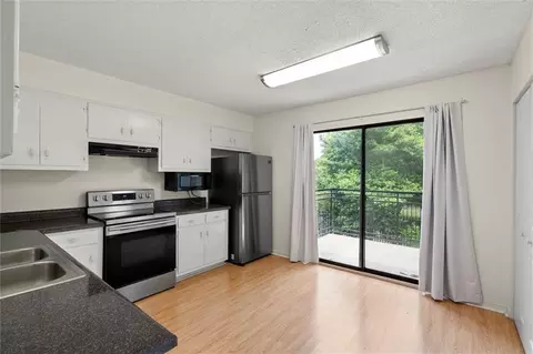 Kitchen - 4009 Old Shell Rd #C14, Mobile, AL 36608 photo 1 of 2