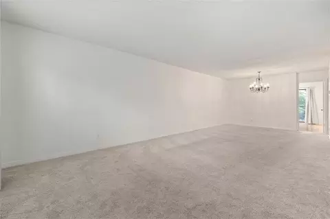 Living - 4009 Old Shell Rd #C14, Mobile, AL 36608 photo 2 of 4