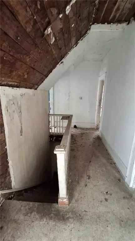 Entry Way - 1203 Old Shell Rd, Mobile, AL 36604 photo 1 of 4