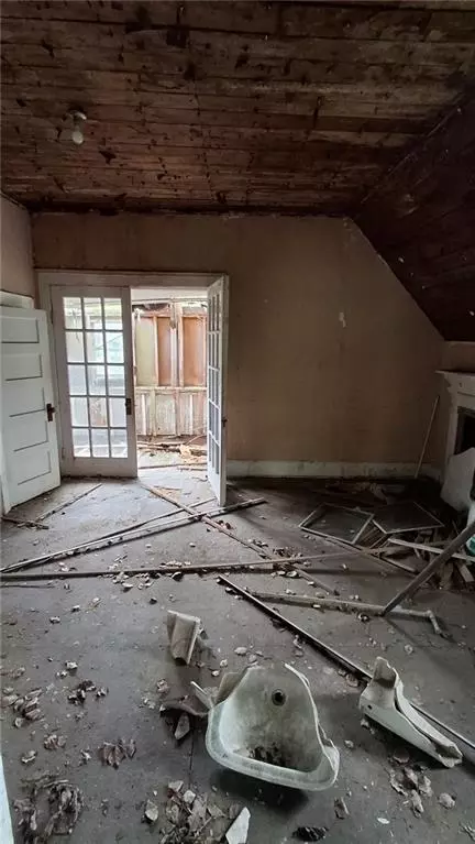 Bedroom - 1203 Old Shell Rd, Mobile, AL 36604 photo 2 of 3