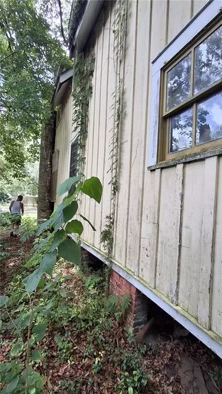 Exterior - 1203 Old Shell Rd, Mobile, AL 36604 photo 1 of 2