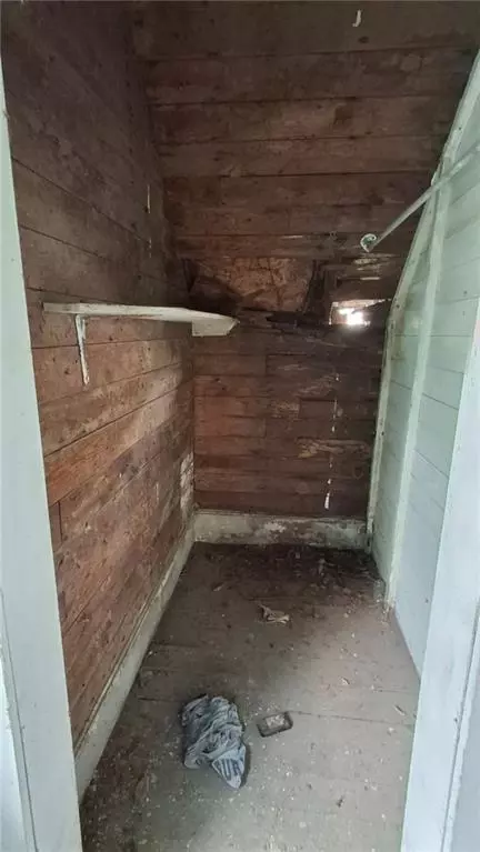 Entry Way - 1203 Old Shell Rd, Mobile, AL 36604 photo 2 of 4