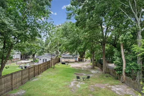 Exterior - 1150 Old Shell Rd, Mobile, AL 36604 photo 12 of 14