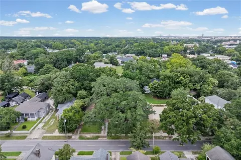 View/Area - 1150 Old Shell Rd, Mobile, AL 36604 photo 4 of 8