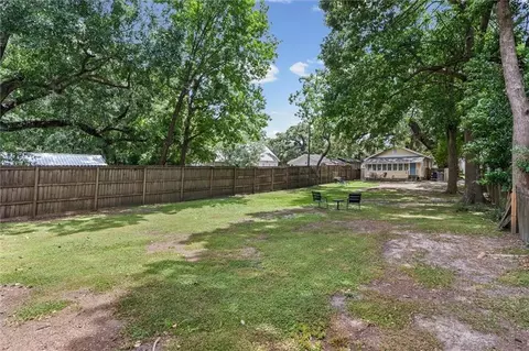 Exterior - 1150 Old Shell Rd, Mobile, AL 36604 photo 10 of 14