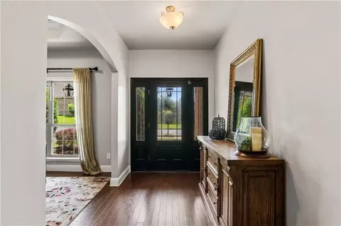 Entry Way - 1114 Mcmurray Pl W, Mobile, AL 36609 photo 2 of 3