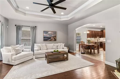 Living - 1114 Mcmurray Pl W, Mobile, AL 36609 photo 3 of 4