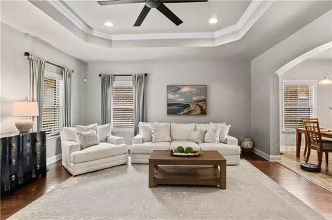 Living - 1114 Mcmurray Pl W, Mobile, AL 36609 photo 2 of 4