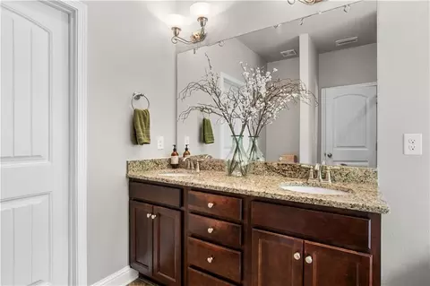 Bath - 1114 Mcmurray Pl W, Mobile, AL 36609 photo 1 of 3