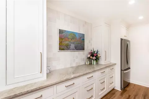 Kitchen - 4909 Carmel Dr N, Mobile, AL 36608 photo 9 of 9