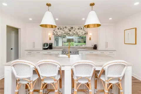 Kitchen - 4909 Carmel Dr N, Mobile, AL 36608 photo 5 of 9