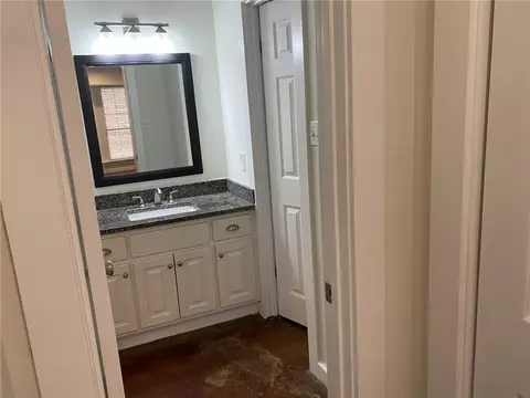 Bath - 6401 Cedar Bend Ct, Mobile, AL 36608 photo 1 of 2