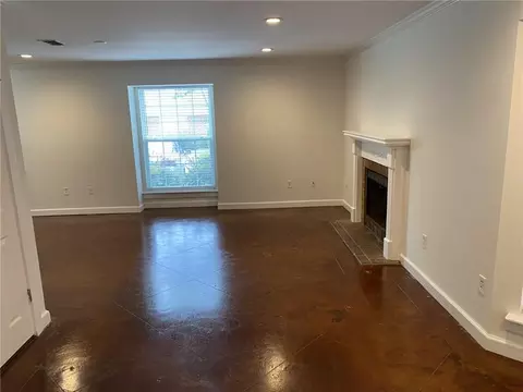 Living - 6401 Cedar Bend Ct, Mobile, AL 36608 photo 4 of 4