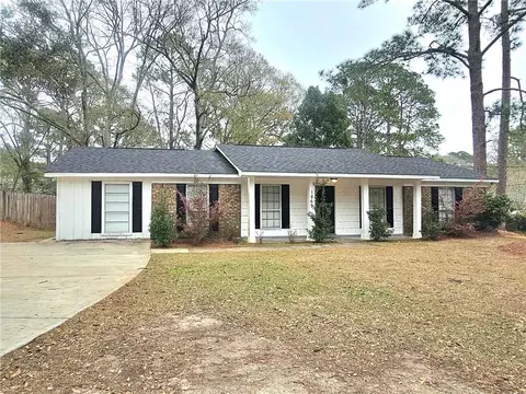 1867 Wildwood Pl, Mobile, AL 36609