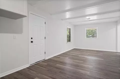 Living - 668 Ynestra Dr, Mobile, AL 36609 photo 3 of 4
