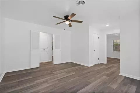 Living - 668 Ynestra Dr, Mobile, AL 36609 photo 2 of 4