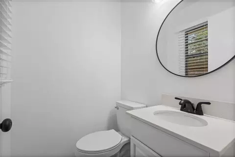 Bath - 668 Ynestra Dr, Mobile, AL 36609 photo 1 of 2