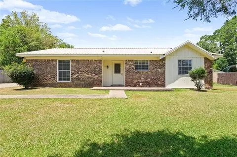 209 Tavares Dr, Saraland, AL 36571