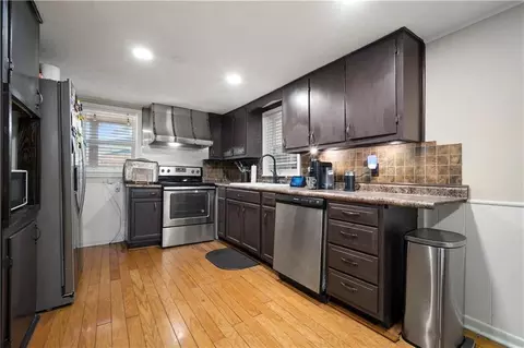Kitchen - 357 Durande Dr, Mobile, AL 36606 photo 1 of 2