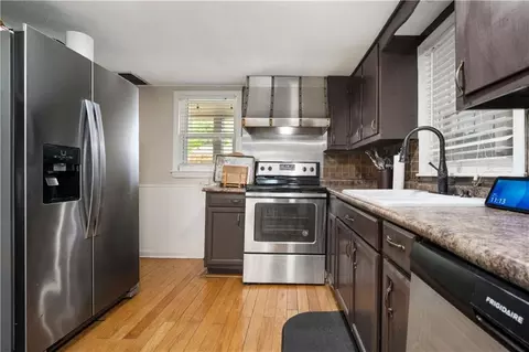 Kitchen - 357 Durande Dr, Mobile, AL 36606 photo 2 of 2