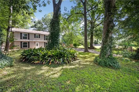 Exterior - 357 Durande Dr, Mobile, AL 36606 photo 3 of 5