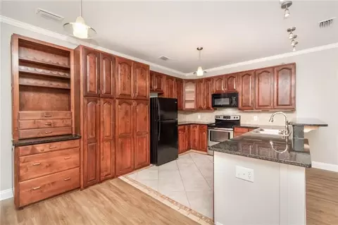 Kitchen - 5913 Antoine Rd, Mobile, AL 36693 photo 3 of 5