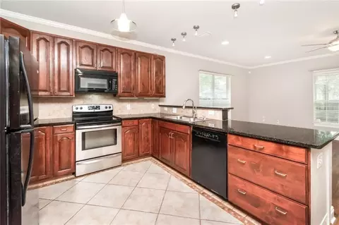 Kitchen - 5913 Antoine Rd, Mobile, AL 36693 photo 2 of 5