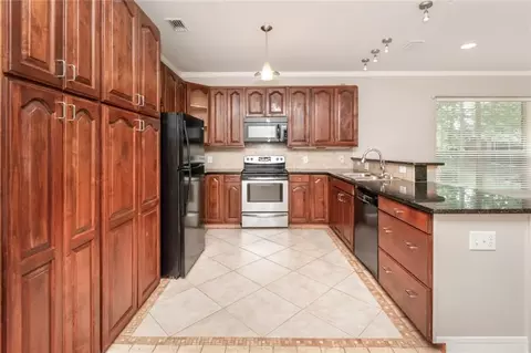 Kitchen - 5913 Antoine Rd, Mobile, AL 36693 photo 5 of 5