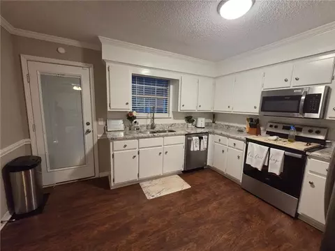 Kitchen - 2910 Barlett Dr, Mobile, AL 36608 photo 1 of 3