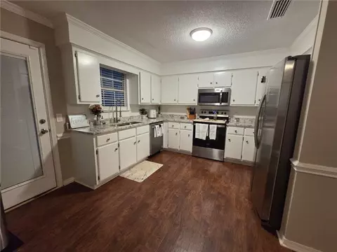 Kitchen - 2910 Barlett Dr, Mobile, AL 36608 photo 3 of 3