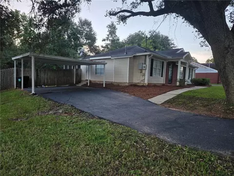 Exterior - 2910 Barlett Dr, Mobile, AL 36608 photo 3 of 7
