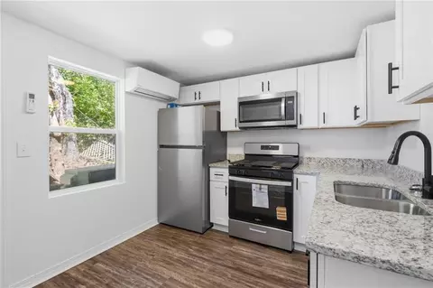 Kitchen - 377 Tuttle Ave, Mobile, AL 36604 photo 1 of 4
