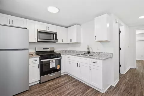 Kitchen - 377 Tuttle Ave, Mobile, AL 36604 photo 2 of 4