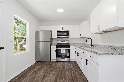 Kitchen - 377 Tuttle Ave, Mobile, AL 36604 photo 4 of 4