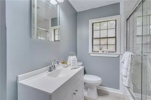 Bath - 718 Raines Dr, Mobile, AL 36609 photo 1 of 2