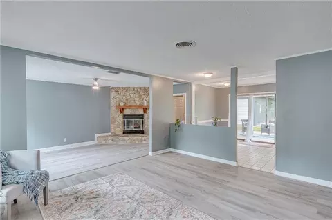 Living - 718 Raines Dr, Mobile, AL 36609 photo 2 of 5