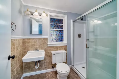 Bath - 155 Pinehill Dr, Mobile, AL 36606 photo 1 of 2