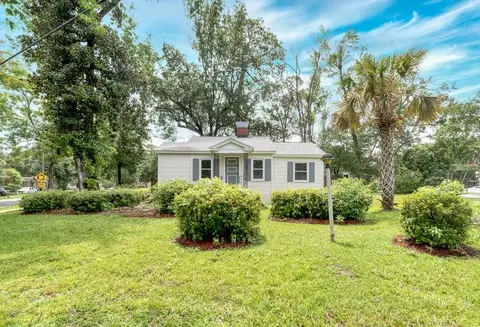 Exterior - 155 Pinehill Dr, Mobile, AL 36606 photo 1 of 2