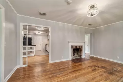 Living - 155 Pinehill Dr, Mobile, AL 36606 photo 2 of 2